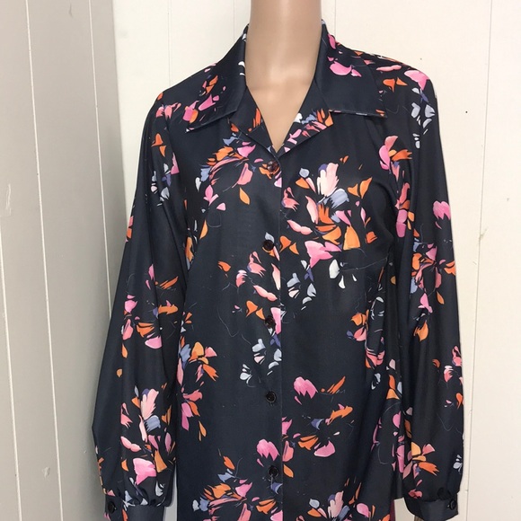 Women’s MARLEK Button down shirt size medium? - Picture 1 of 6